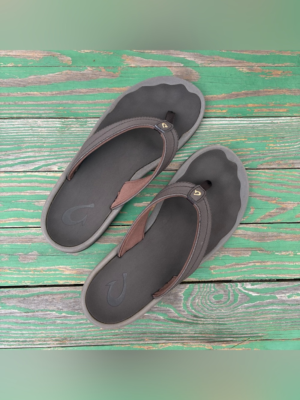 OluKai OHANA Womens Sz 8 Slip On Thong Sandals Brown Flip Flop Beach Summer - Picture 1 of 16